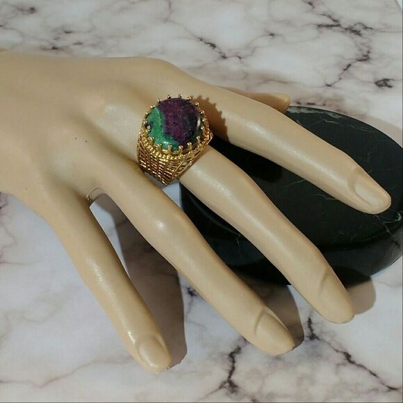 Ruby Zoisite 21 Carats Ring 14k YG over Silver Size 7 - Picture 6 of 6